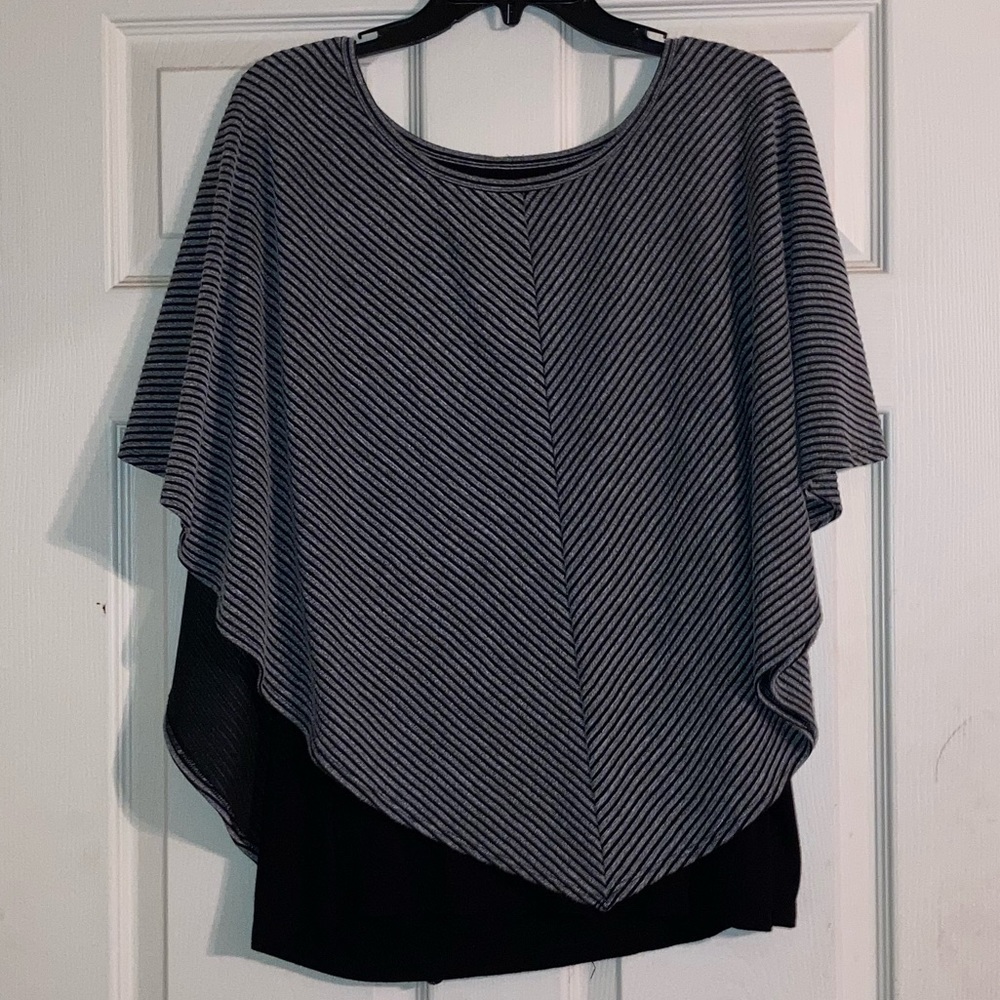 Sweater with tan top under. Size xl.